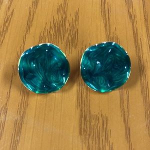 Avon Green Wavy Disc Clip-On Earrings